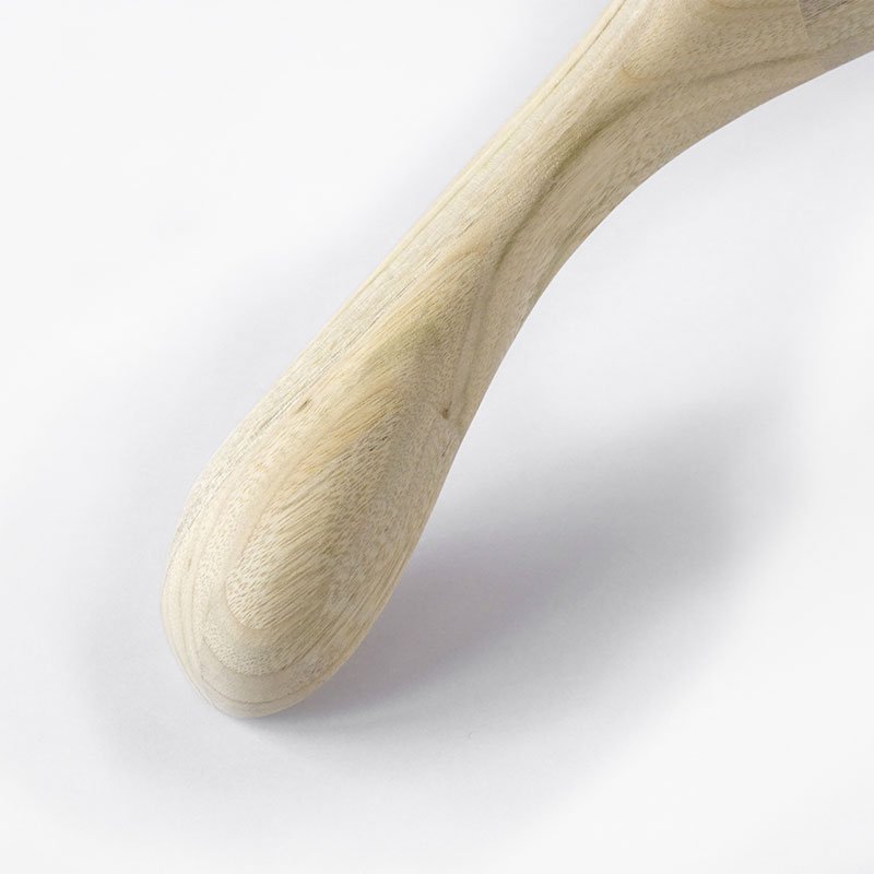 画像5: 九州の楠で作ったしっかりレディースジャケットハンガー40cm (5)