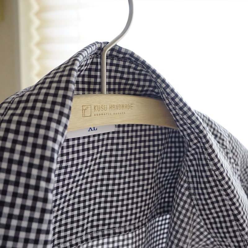 画像3: 九州の楠で作ったくすのき三日月ハンガー男性に最適な42cm (3)